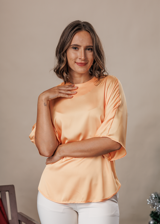 Roud neck blouse with kimono sleeve