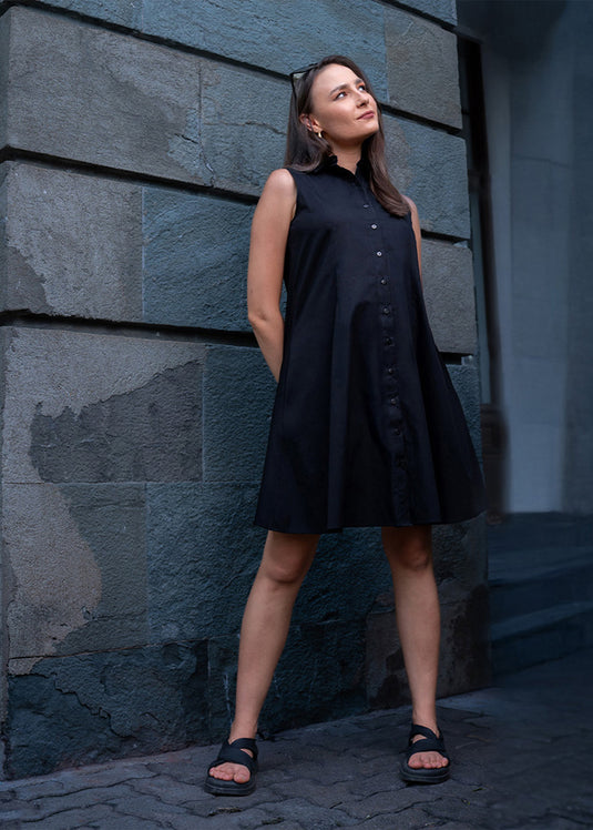Sleeveless shirt dress