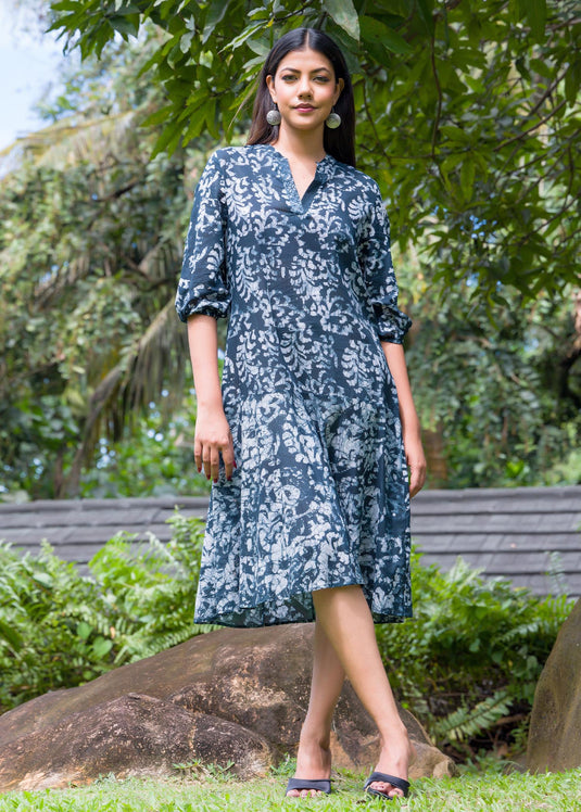 Batik leaves printed batik puff sleeved dress