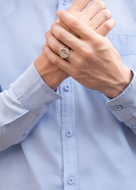 Long sleeve shirt wth detailed patch pocket