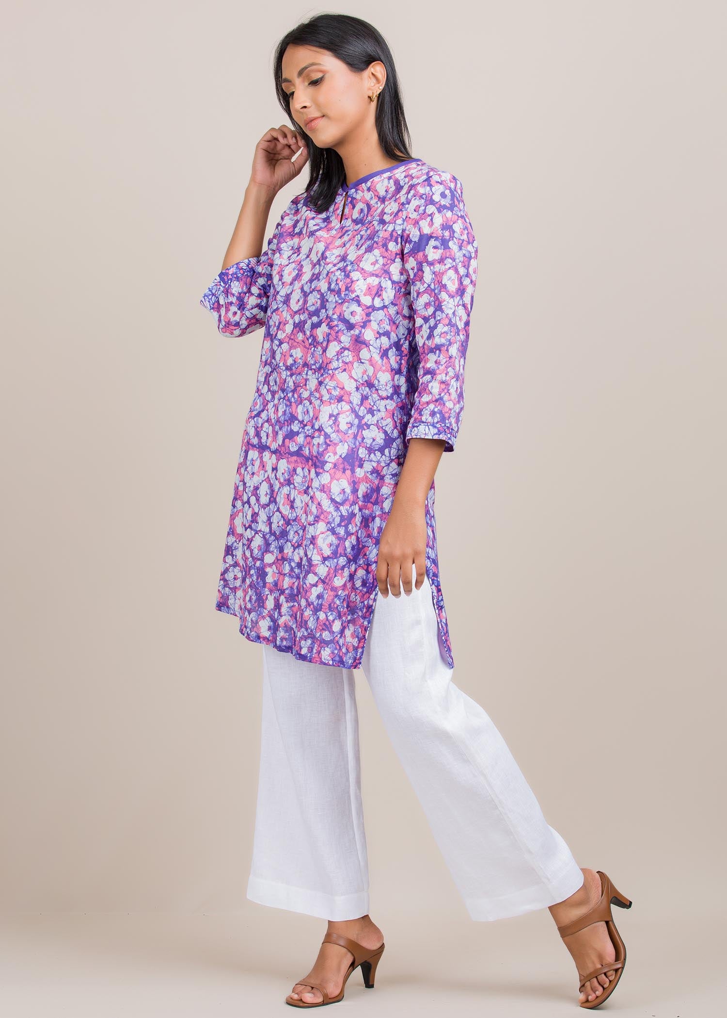 kurtha top with contrass pipin