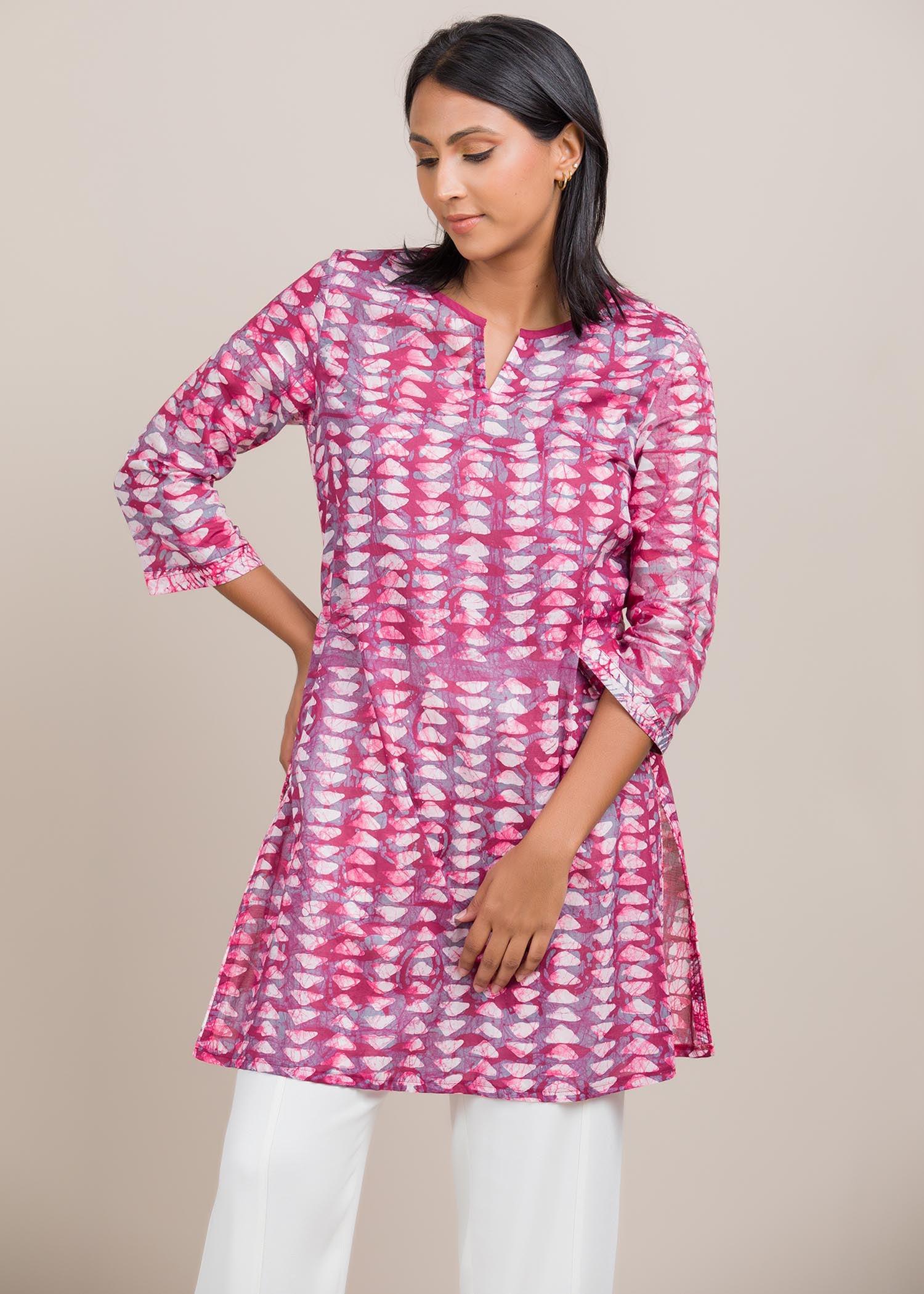 Kurtha top with contrass pipin