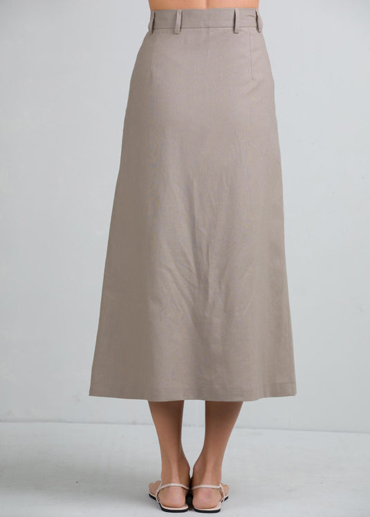 Skirt with front slit