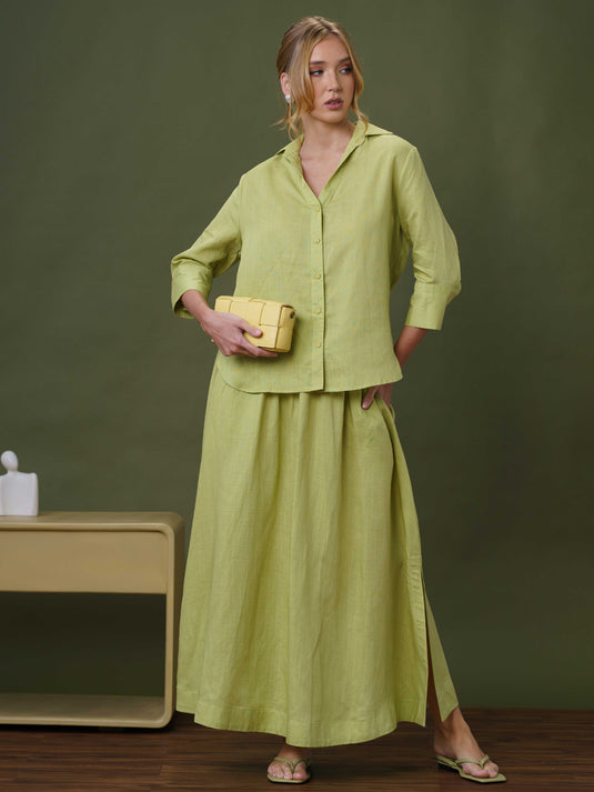 Basic linen skirt with side slit