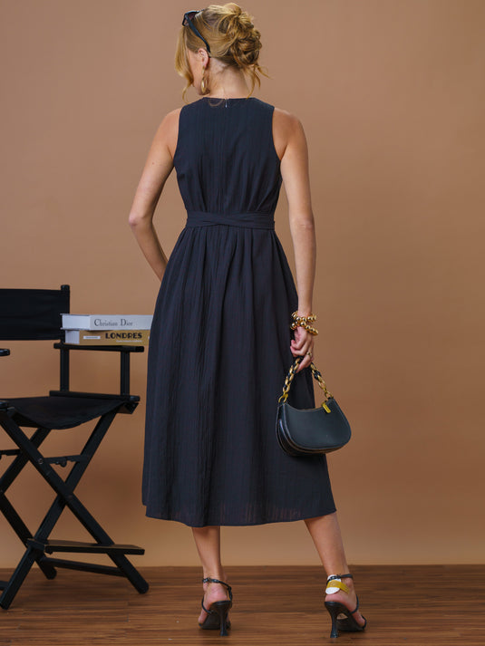 Sleeveless round neck column dress