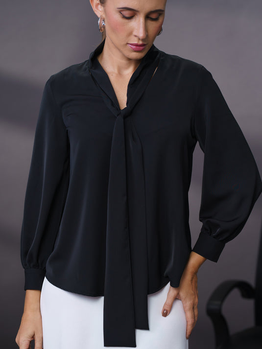 Long sleeve blouse with tie