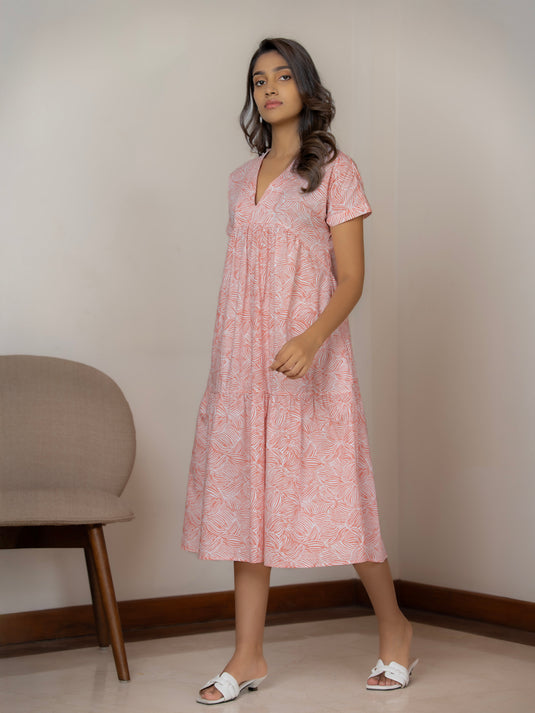 V neck tired panel midi dress