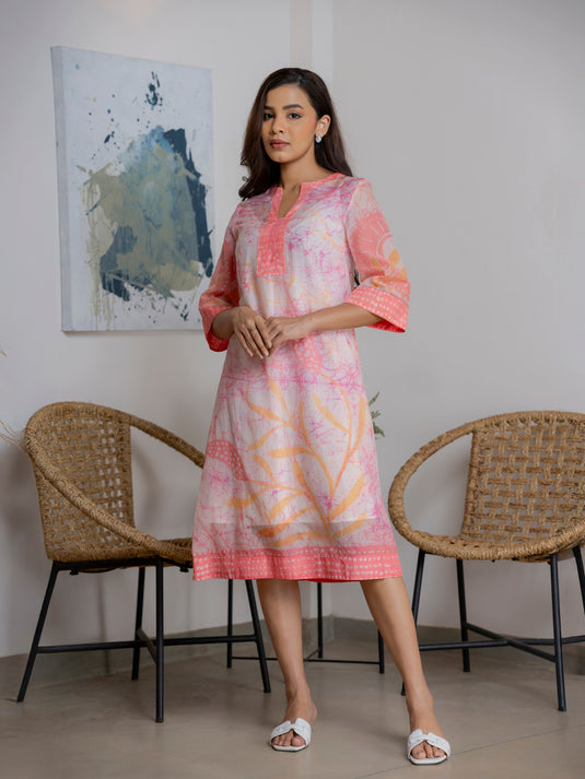 V- neckline dress detailed with borders