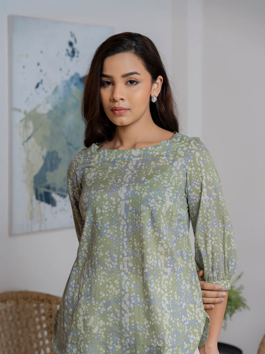 Round neck bishop sleeve top