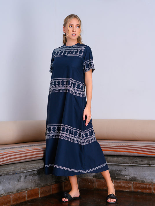 Trapeze midi dress with short sleeves
