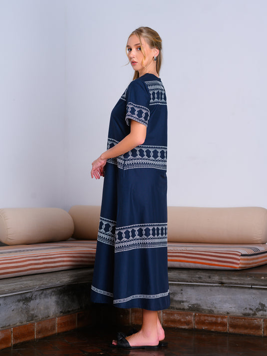 Trapeze midi dress with short sleeves