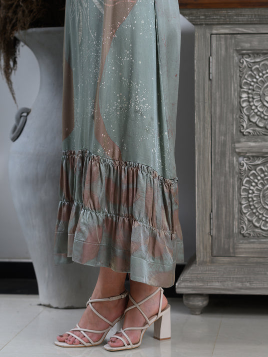 Sleeveless frill detailed batik maxi dress