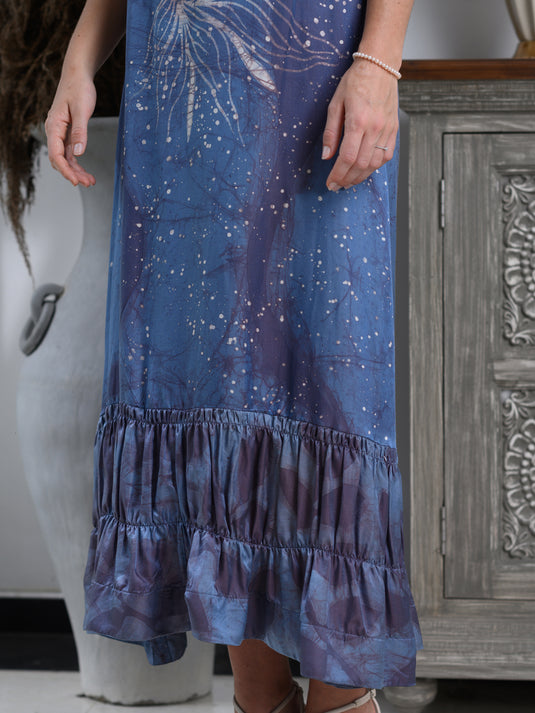 Sleeveless frill detailed batik maxi dress