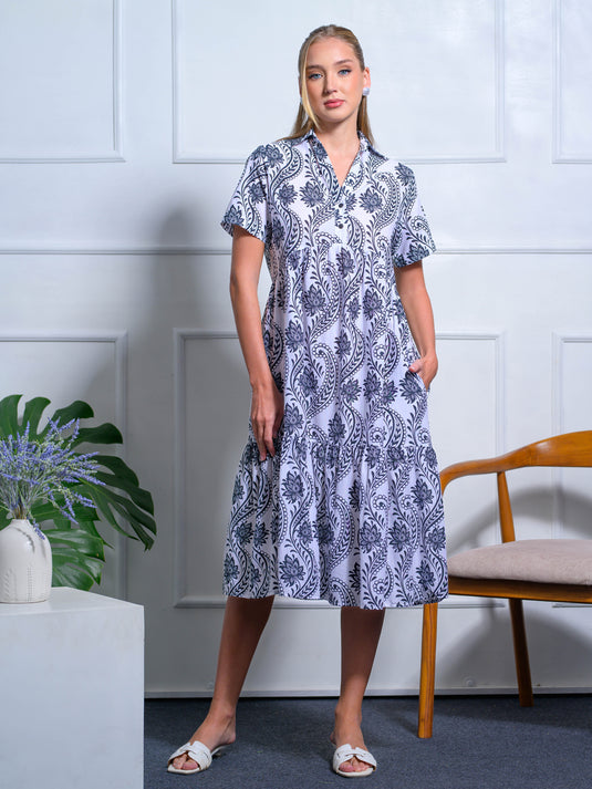 Printed tired dress with short placket
