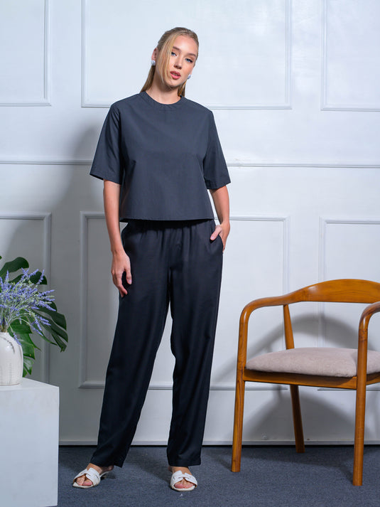 Basic round neck blouse with button douwn back