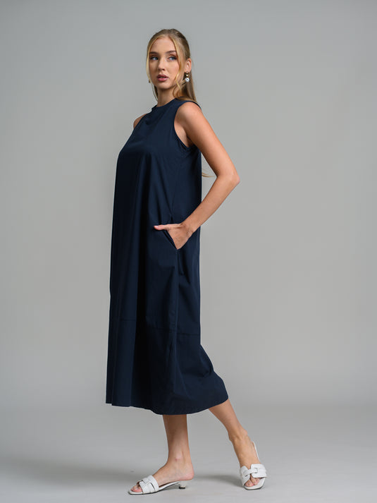 Sleeveless round neck midi dress