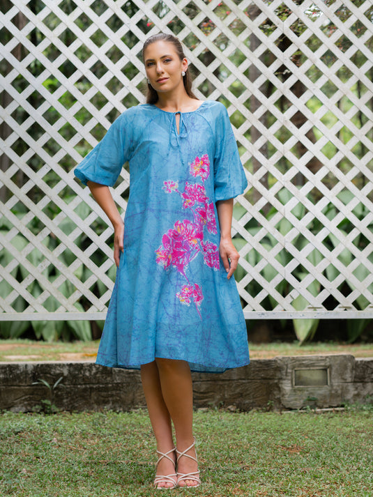 Batik front key hole detailed floral dress