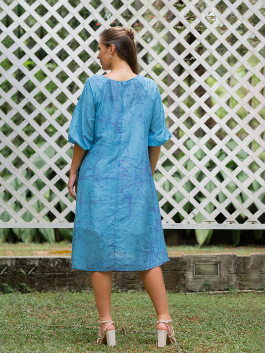 Batik front key hole detailed floral dress