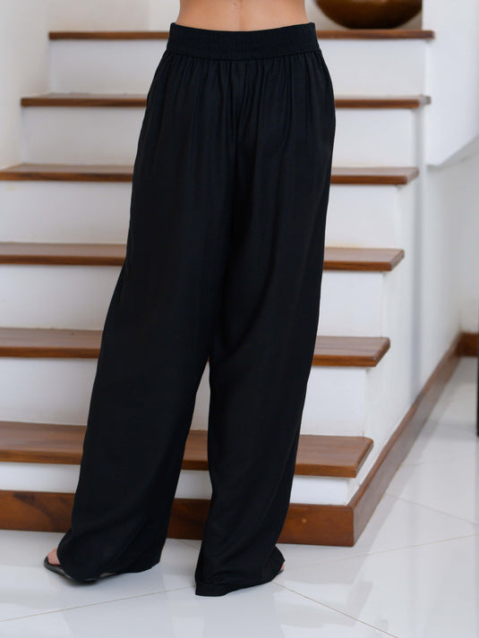 Wide leg pant with pin tuck