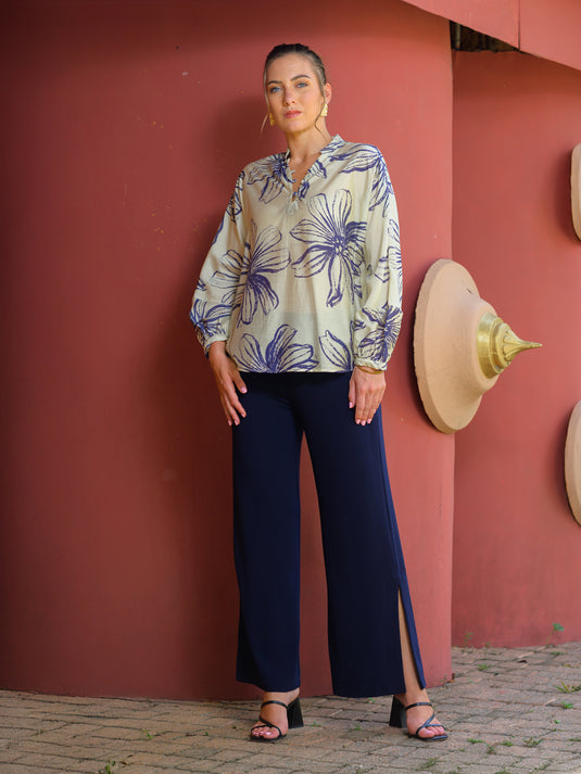 Wide leg pant with side slit