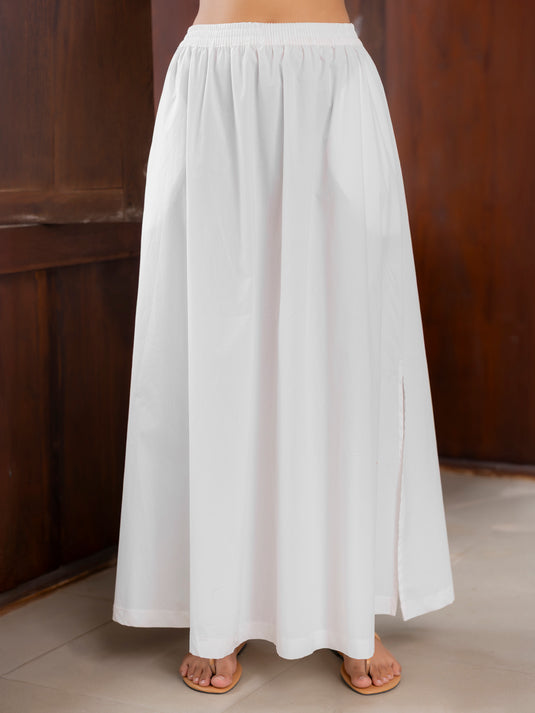 Maxi slirt with side slit
