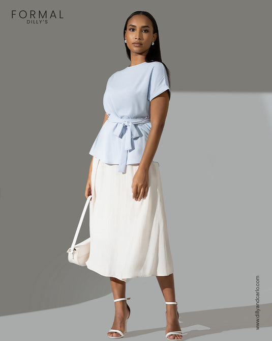 Extended shoulder blouse with functional tie