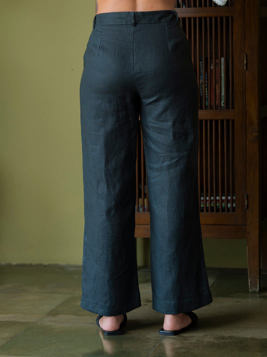 Premium linen pant with pintuck detail