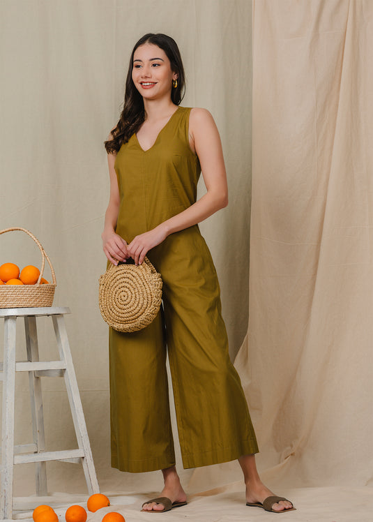 V neck jumpsuit with side pockets