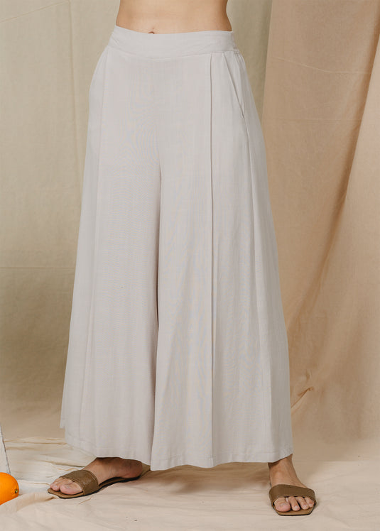 Wide leg high waisted pant with pintucks