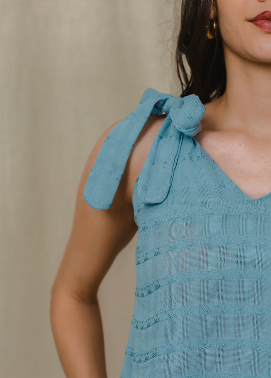 Crop top with shoulder tie ups