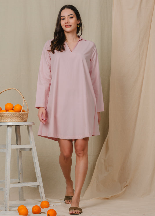Short trapeze dress with long sleeves