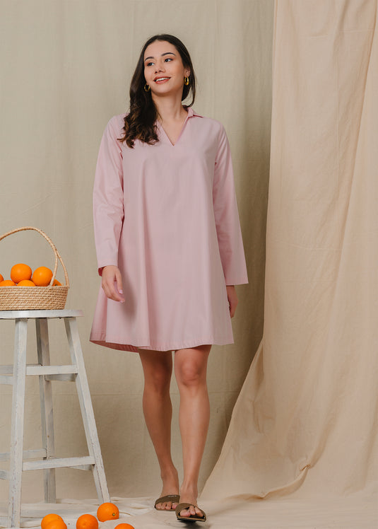 Short trapeze dress with long sleeves
