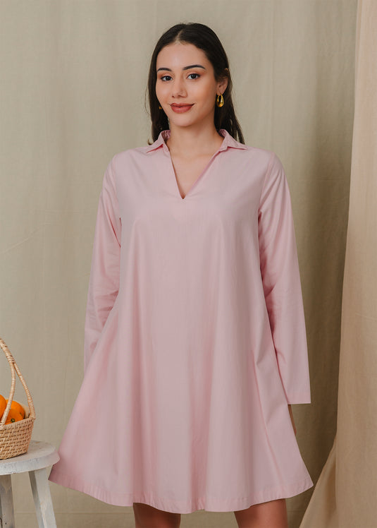 Short trapeze dress with long sleeves