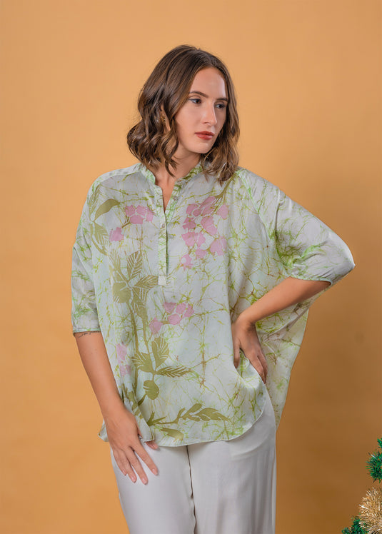 Silk kaftan with short placket