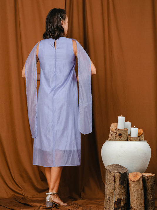 Sleeveless midi length dress with tie detailing