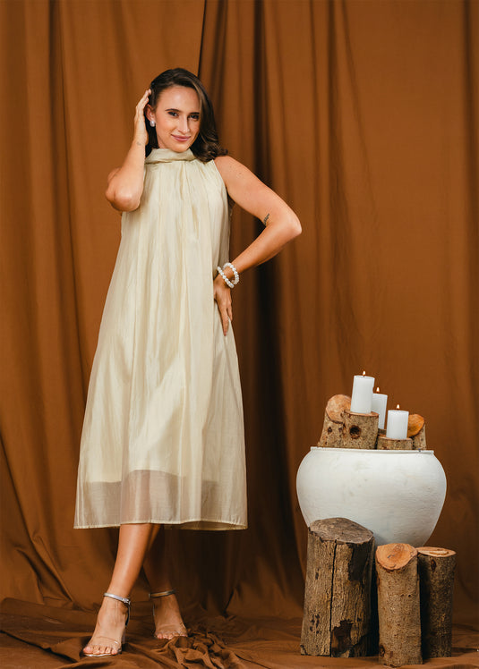 Sleeveless midi length dress with tie detailing