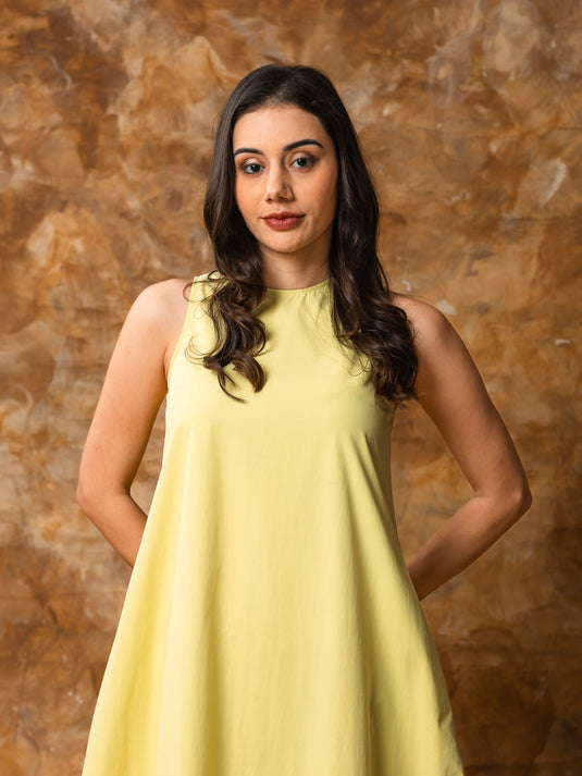 Sleeveless round neck midi dress