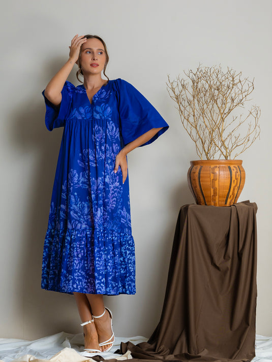 Bell sleeve ruffle hem batik dress