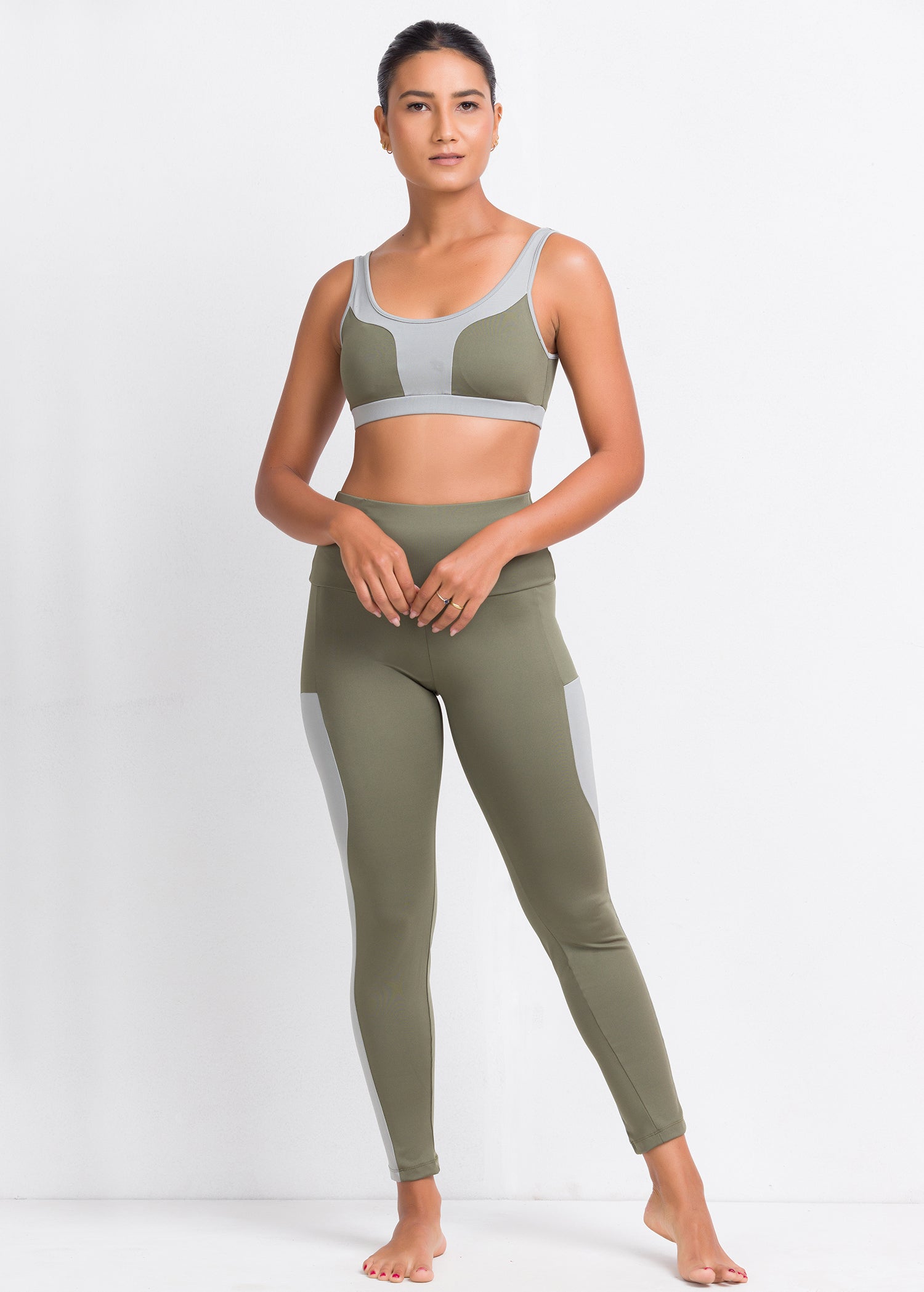 Contrast workout bra