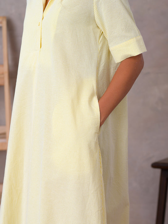 Trapeze midi dress wih short placket