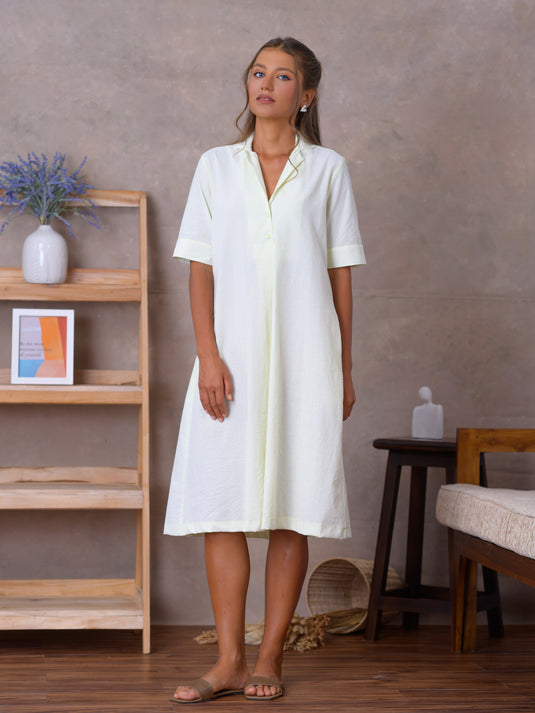 Trapeze midi dress wih short placket