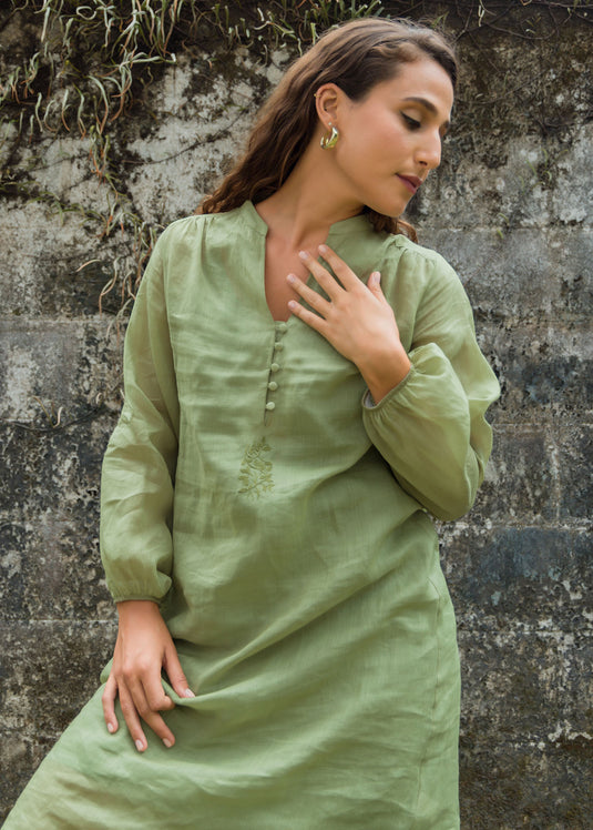 Long sleeve dress with embroidery detail