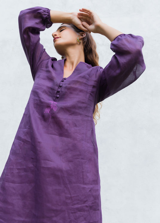 Long sleeve dress with embroidery detail