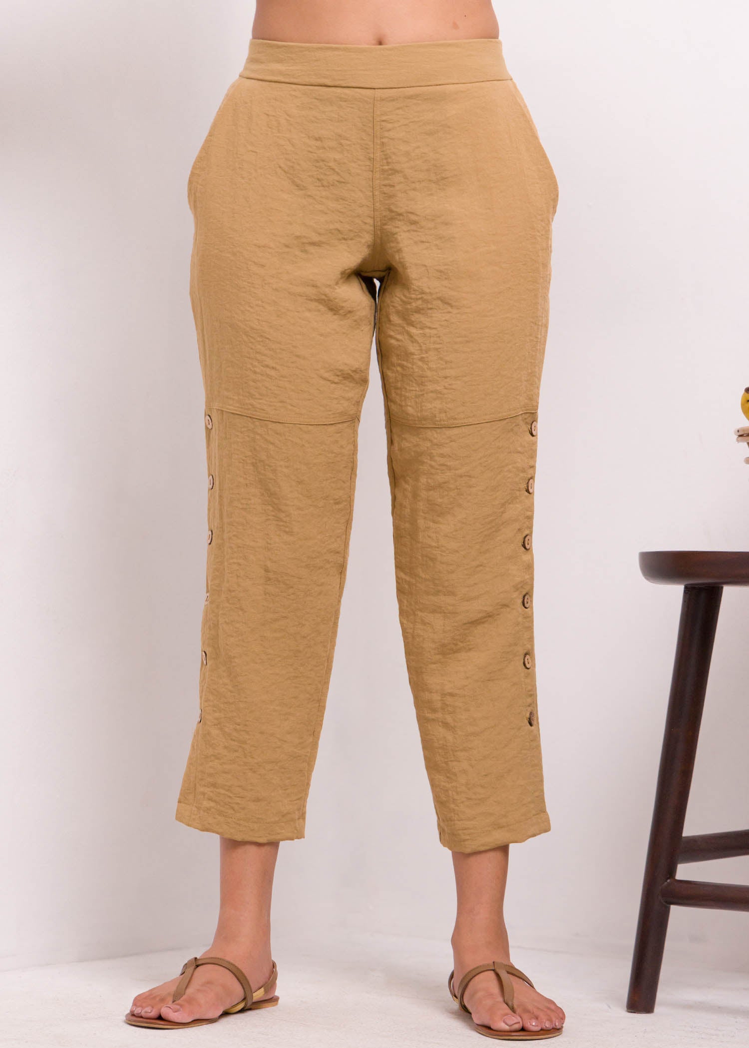 Button Detailed Pant