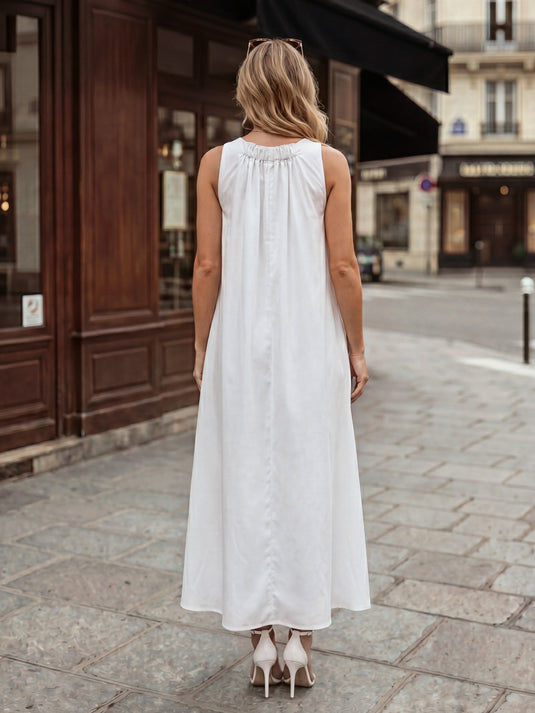 Sleeveless maxi dress with voluminous back