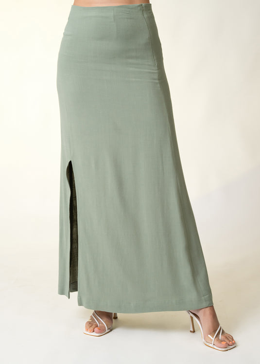 Basic Skirt With Front Slit