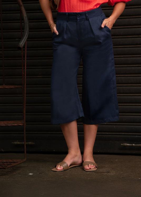 Three Quarter Pant With Front Pleat