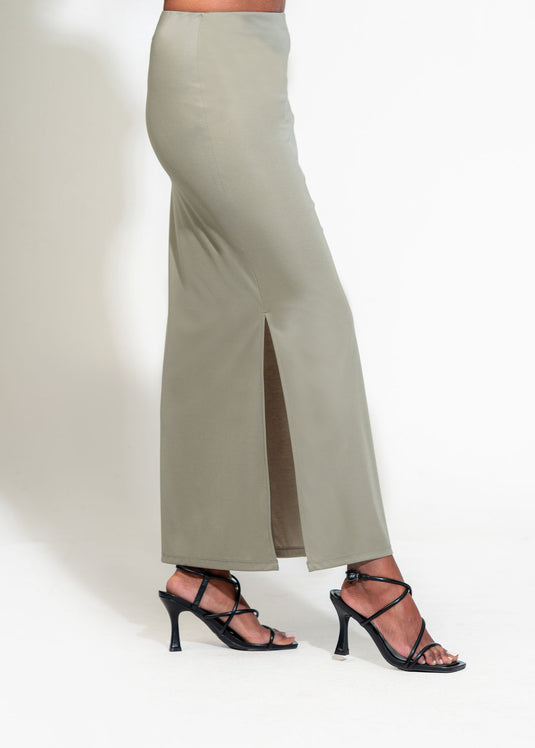 Maxi skirt with side slit