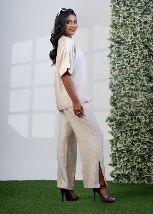 Oversized blouse with collar detail