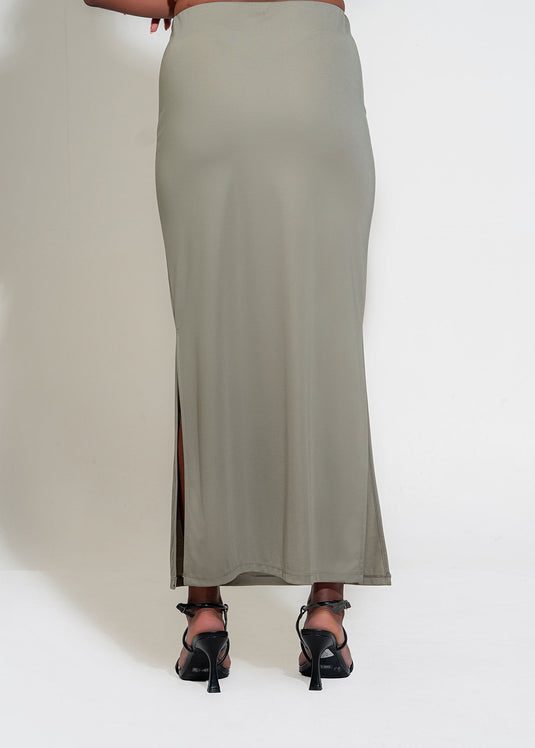 Maxi skirt with side slit
